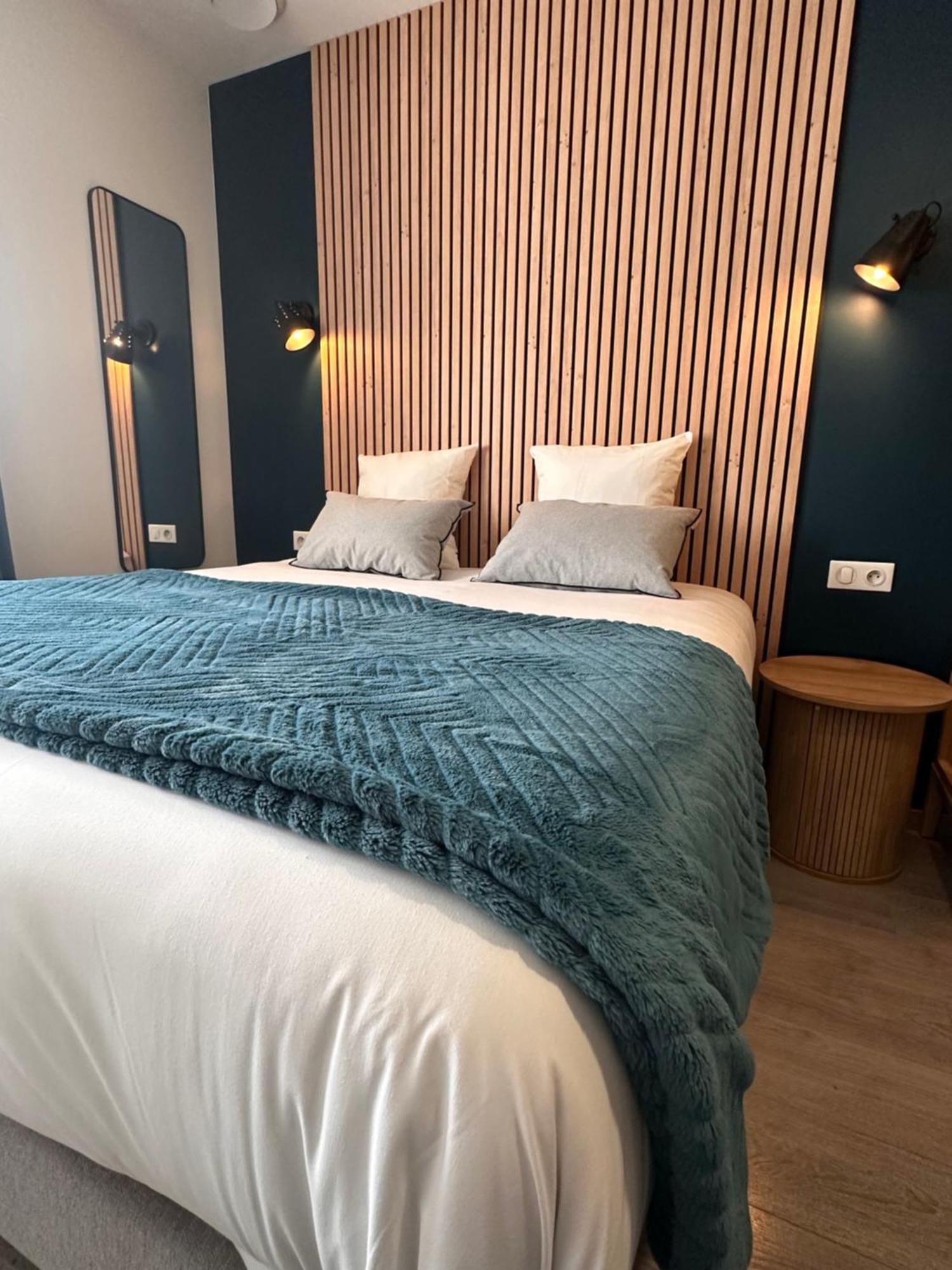 Auberge Du Vieux Lanas Logis Hotel Restaurant 외부 사진