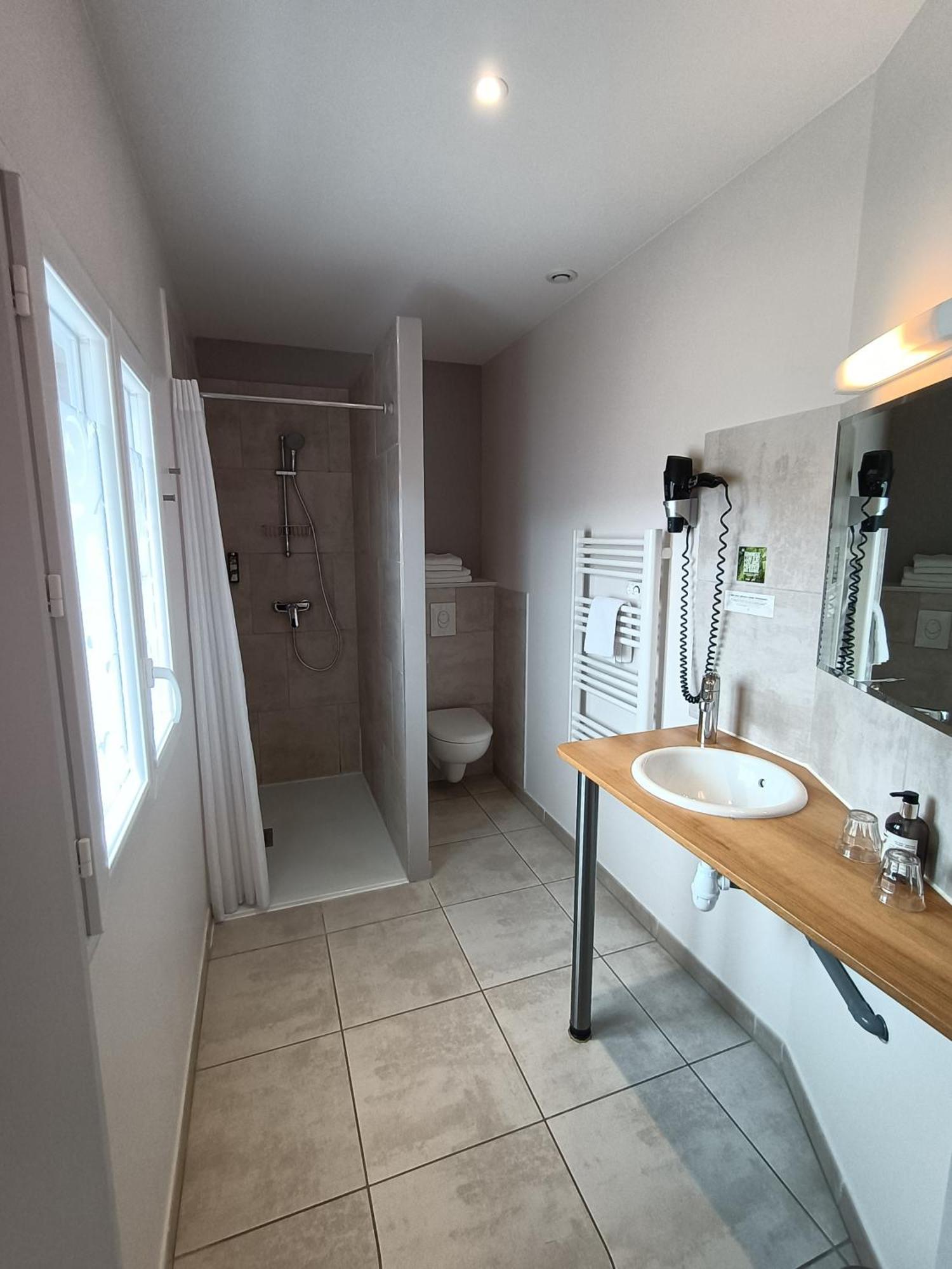 Auberge Du Vieux Lanas Logis Hotel Restaurant 외부 사진