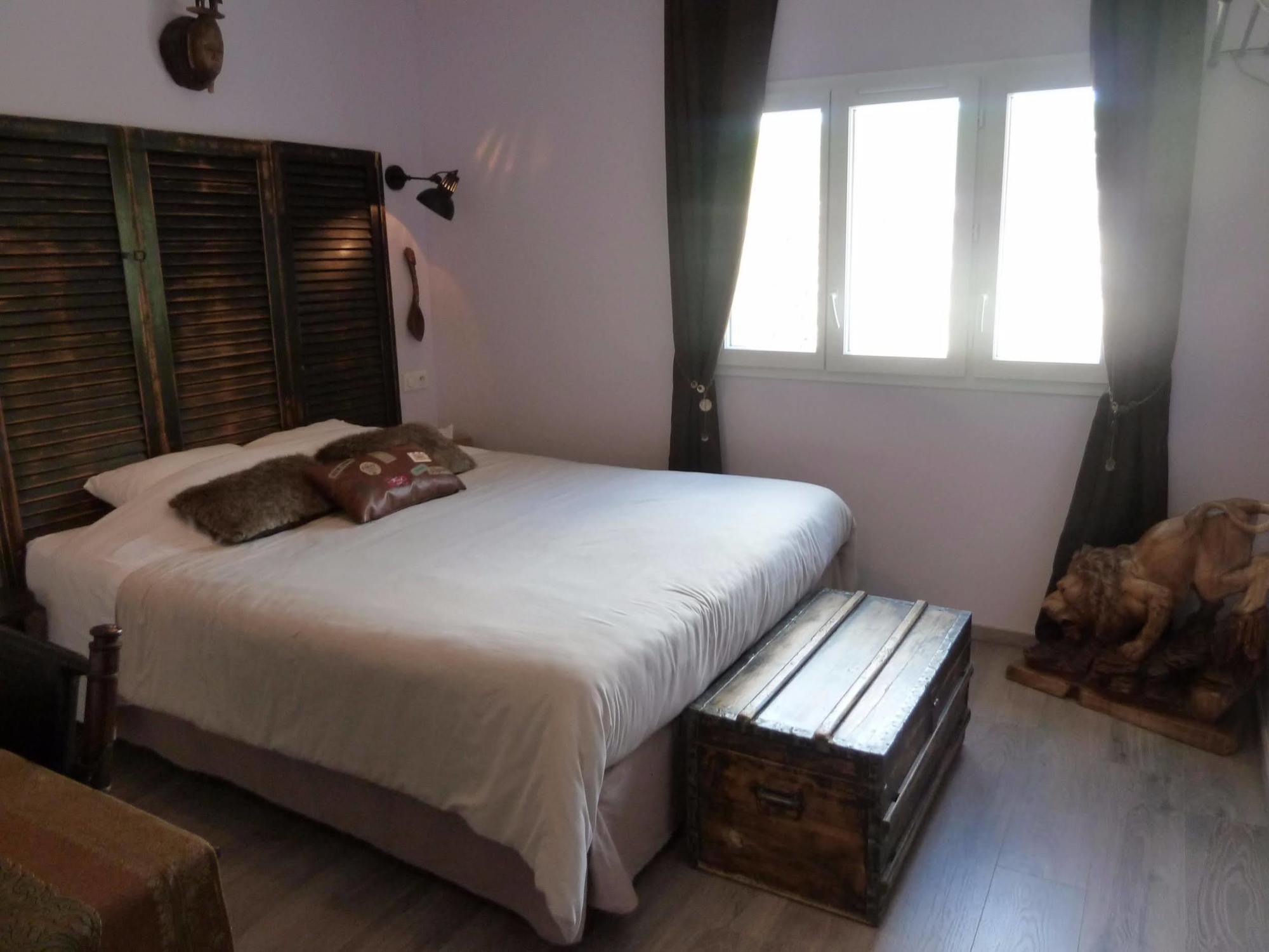 Auberge Du Vieux Lanas Logis Hotel Restaurant 외부 사진